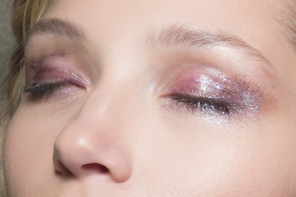 6 Tren Makeup Ala Runway Yang Hits Dipakai Saat Ini!