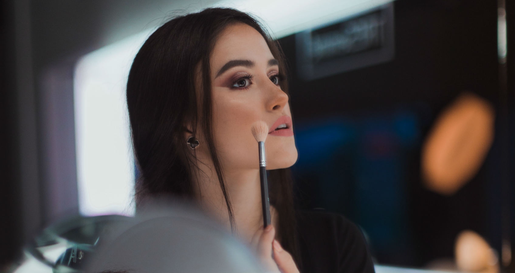 20 Trik Mengaplikasikan Foundation a la Makeup Artist