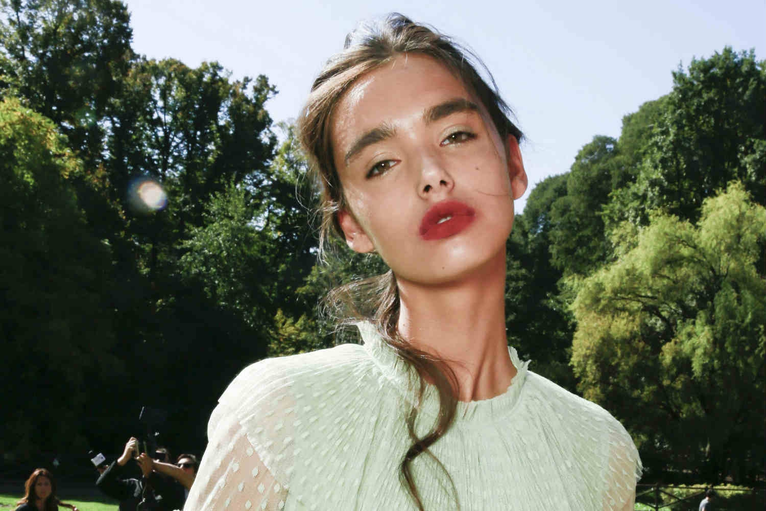 Warna Lipstik yang Cocok untuk Zodiak Kamu