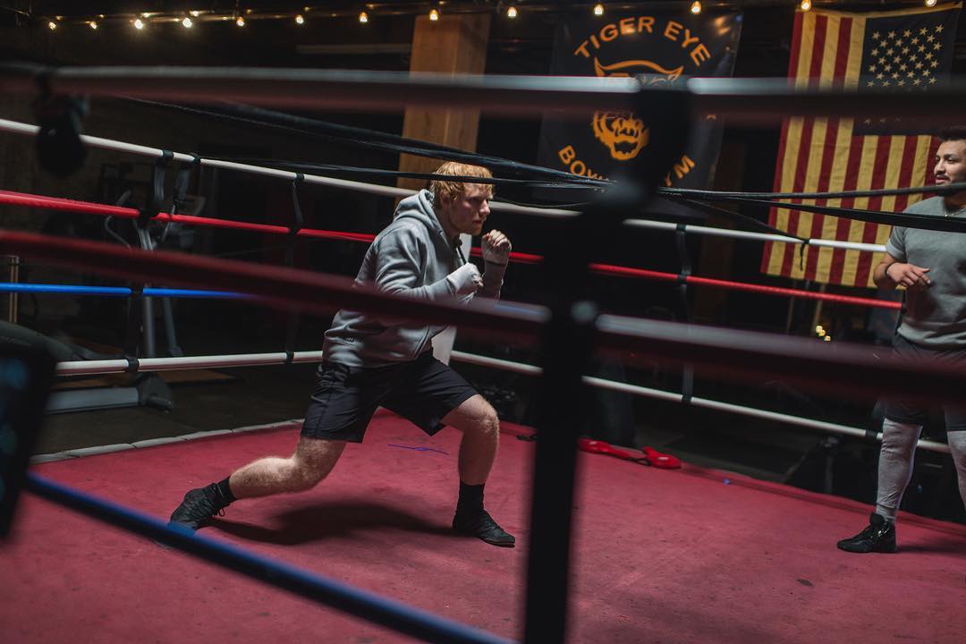 Ed Sheeran Bertransformasi Menjadi Seorang Boxer