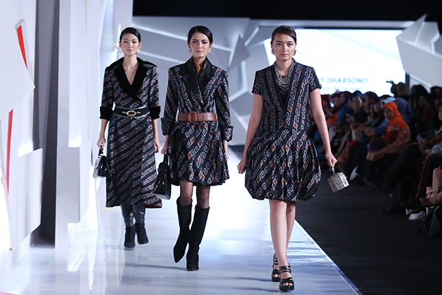  Pesona koleksi Dua Desainer Indonesia