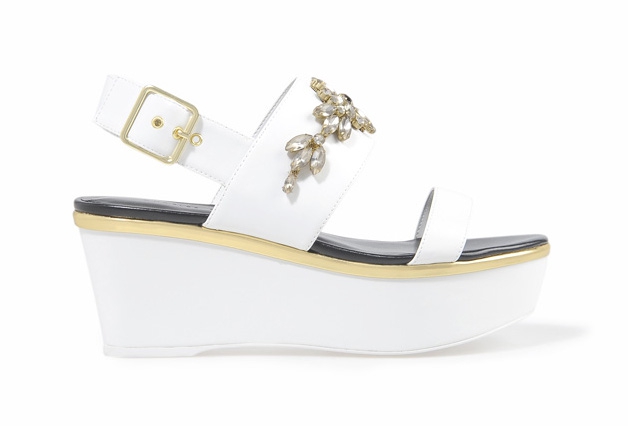 Bergaya Dengan Wedges