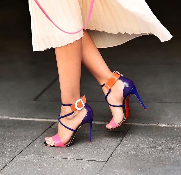 Tips Agar Nyaman Memakai Sepatu High Heels