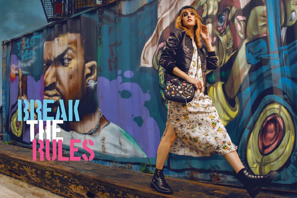 Trik Padu Padan Motif Floral 