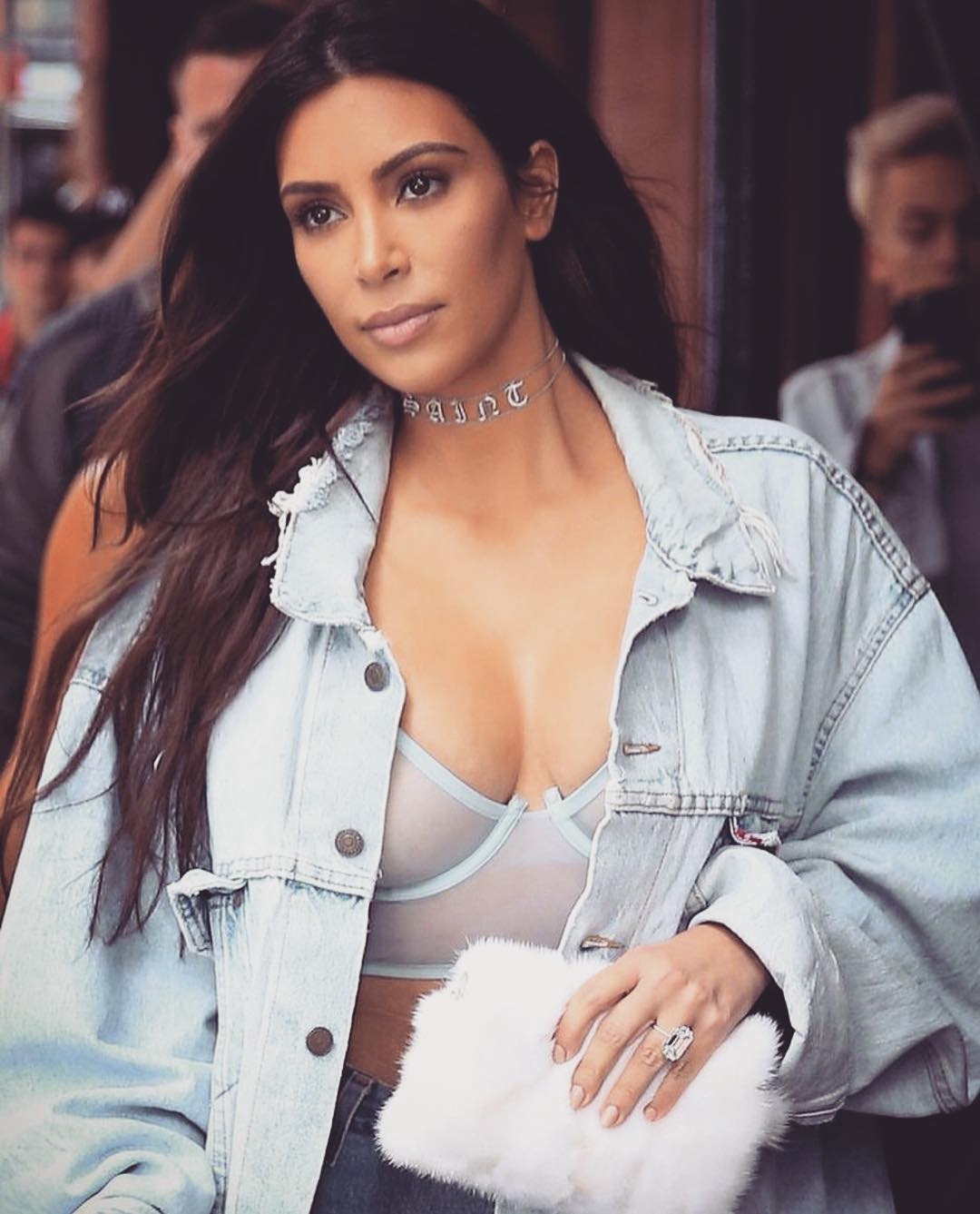 Kim Kardashian Pecat Bodyguardnya Setelah Tragedi Paris