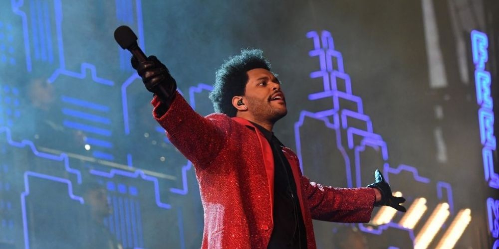 Alasan Mengapa The Weeknd Memakai Perban di Super Bowl LV