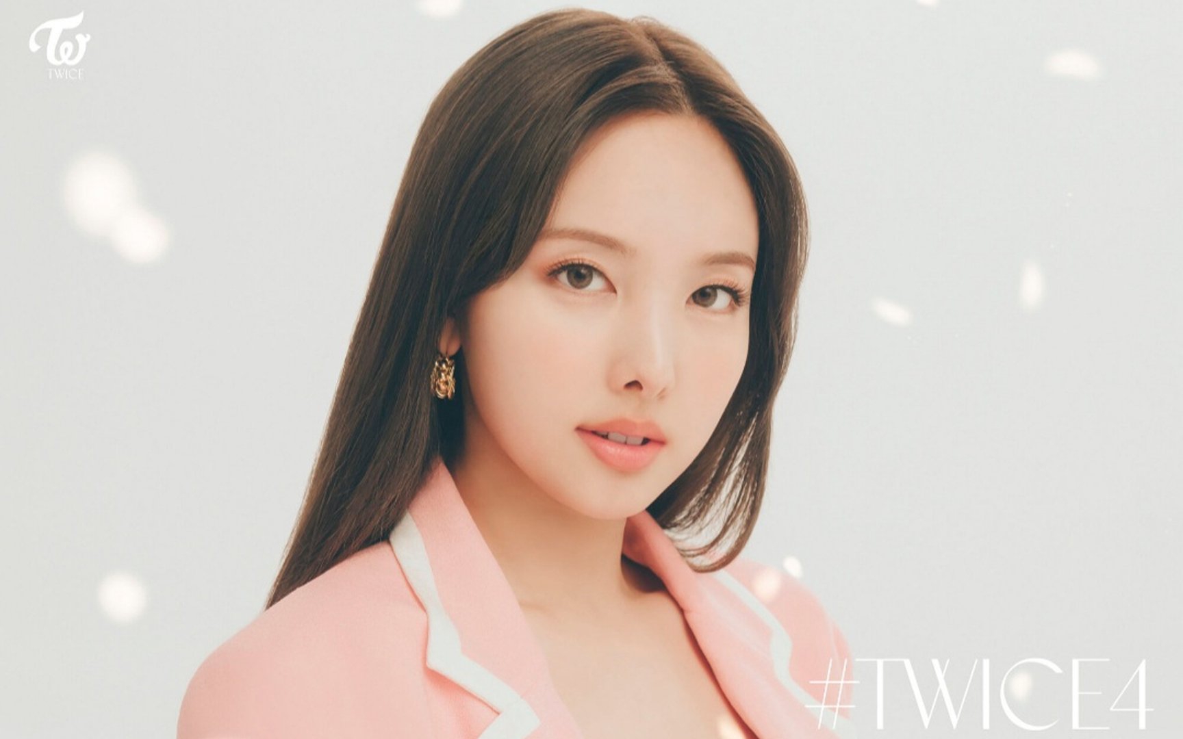 Nayeon Ukir Sejarah Menjadi Member Pertama TWICE yang Debut Solo