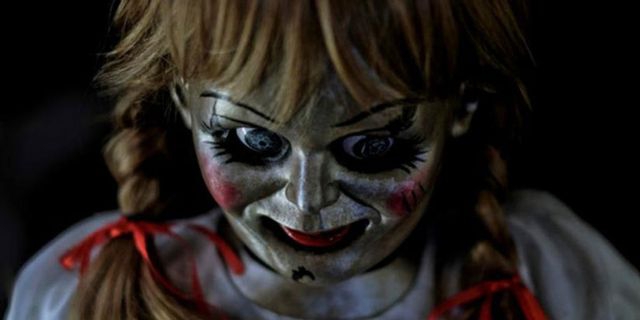 Ternyata Ini Wujud Asli Boneka Annabelle. Lebih Seram Mana?