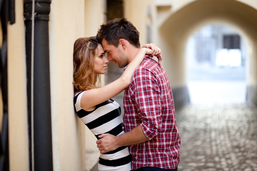 Cara Merangsang Libido Pasangan Di Area Publik