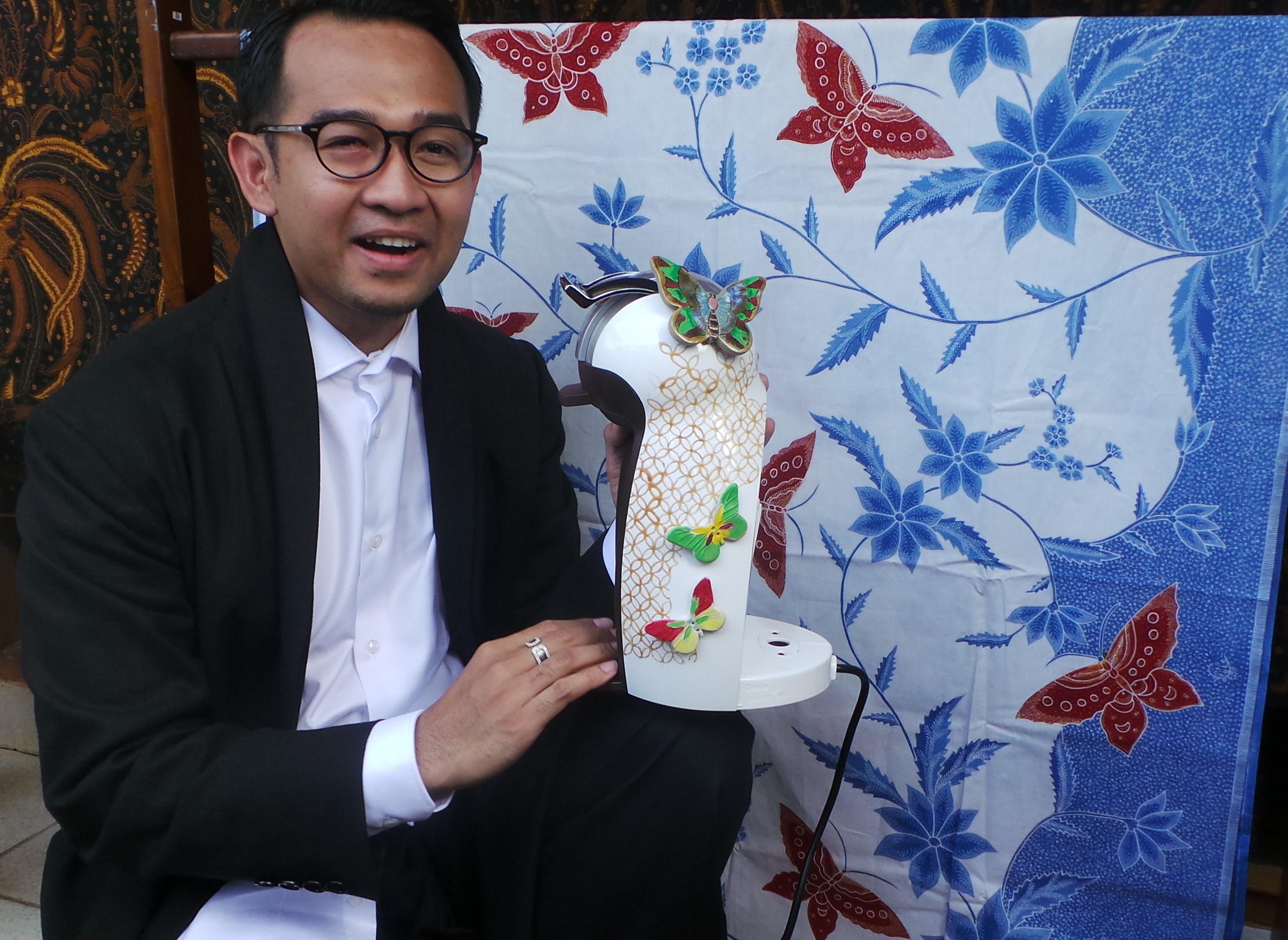 Cantiknya Batik Sampek Engtay di Atas Mesin Nescafe Dolce Gusto