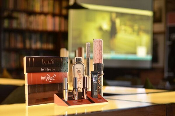 Tampil Lebih Memukau dengan They're Real! Tined Primer