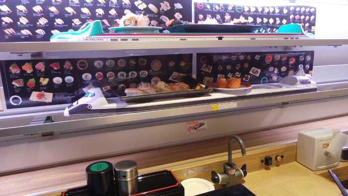 Uniknya Penyajian Sushi di Genki Sushi