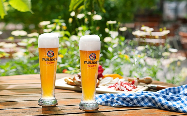 Nikmatnya Minum Weissbier di Paulaner 