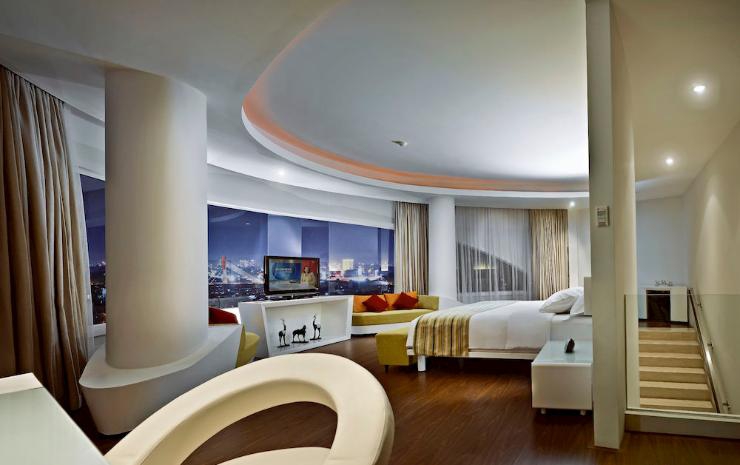 Pilihan Berlibur di Paris Van Java