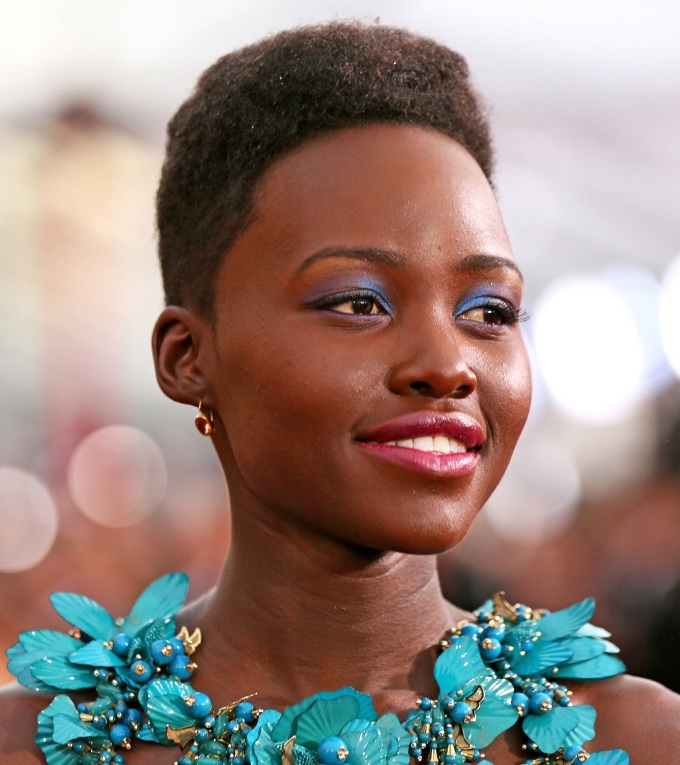 RIASAN CERAH UNTUK KULIT GELAP