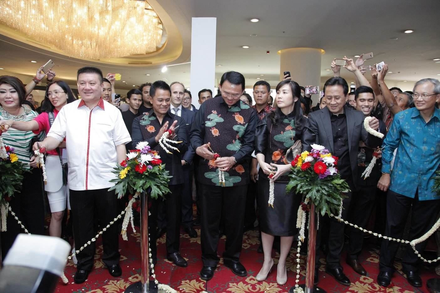 Gubernur Ahok Resmikan Bazaar Art Jakarta 2016