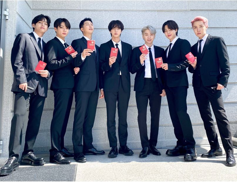 Semua yang Perlu Kamu Tahu Soal Paspor Diplomatik BTS