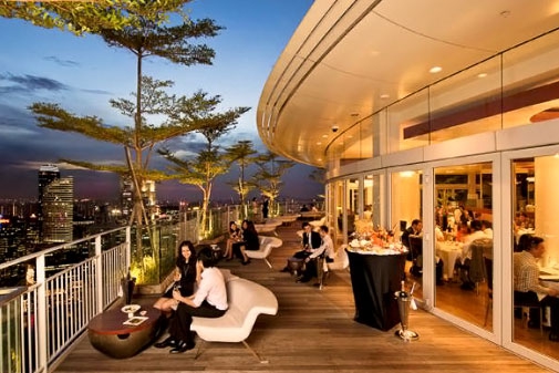 Malam Romantis Di Langit Singapura