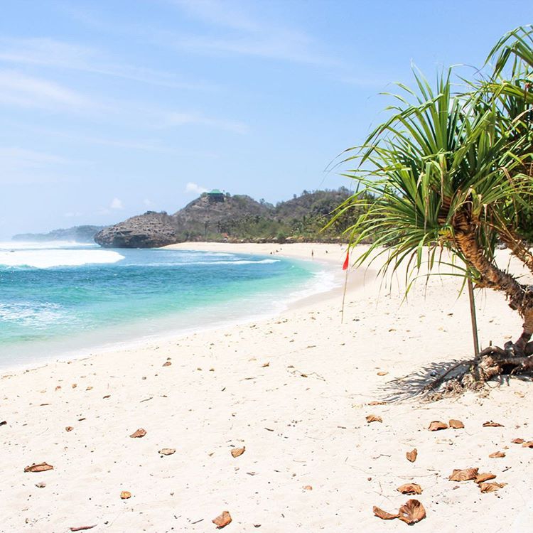 Pantai Watu Karung, Pacitan, Jawa Timur