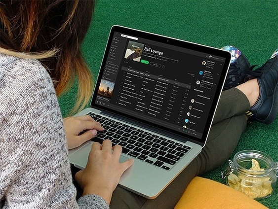 Ini 10 Lagu Romantis Yang Paling Didengar di Spotify