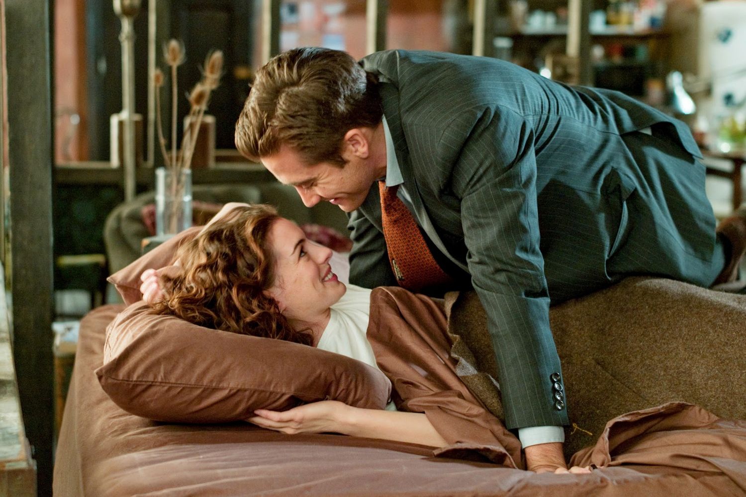 Buat Permainan Makin “Panas” di Atas Sofa