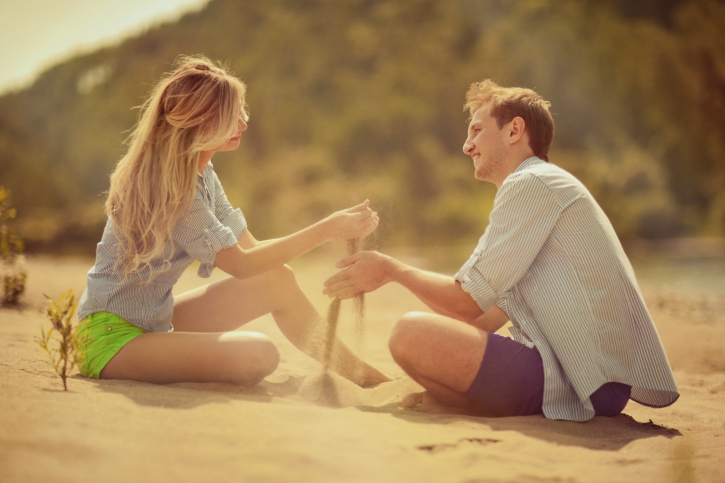 Tip Menggaet Mr. Right Saat Berlibur