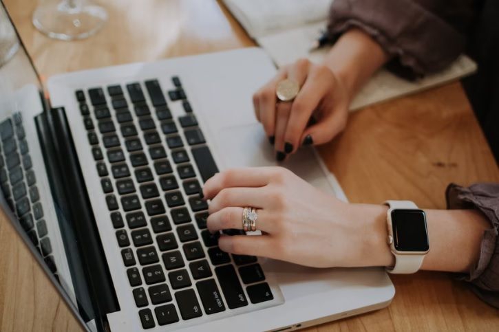 6 Tips Membuat CV Lamaran Kerja yang Tembus Seleksi Online