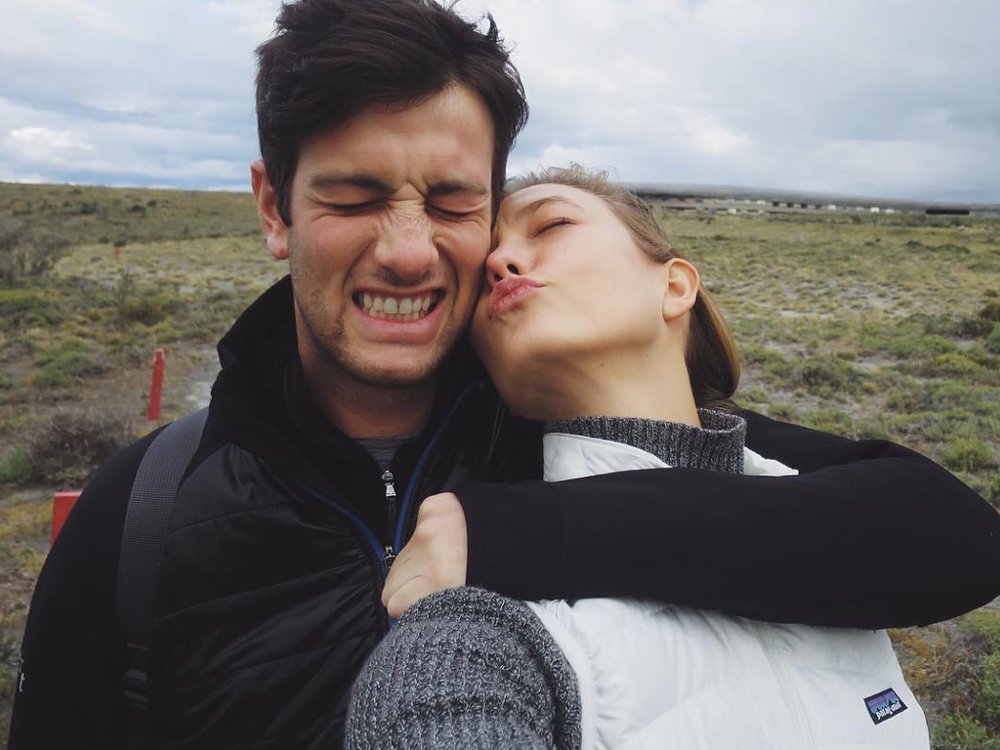 Karlie Kloss & Joshua Kushner Rayakan 4 Tahun Cintanya