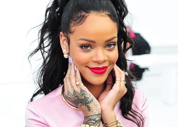 Rihanna Jadi Wajah Baru Dior