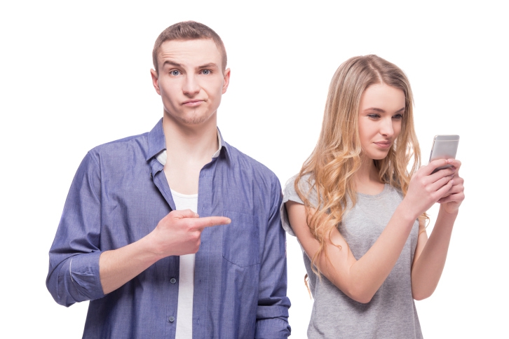 5 Hal yang Dilakukan Pria Ketika Cemburu