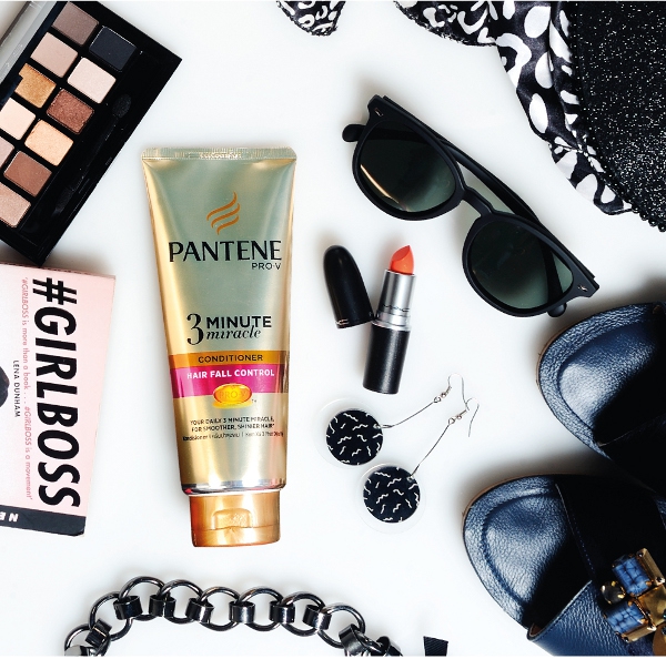 Tatanan Gaya untuk Rambut Panjang dan Sehat 