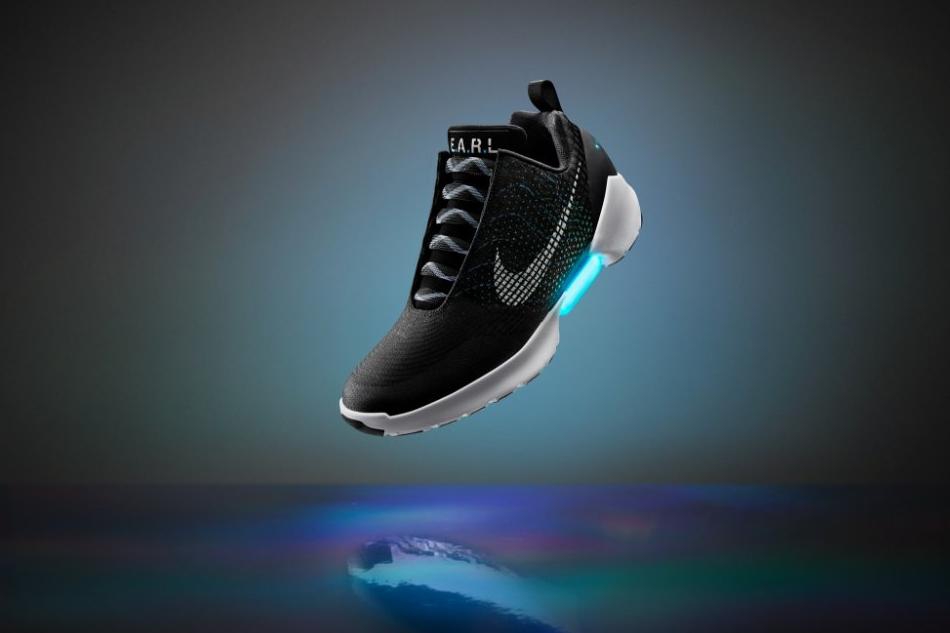 Nike HyperAdapt 1.0: Sepatu yang Bisa Mengikat Talinya Sendiri