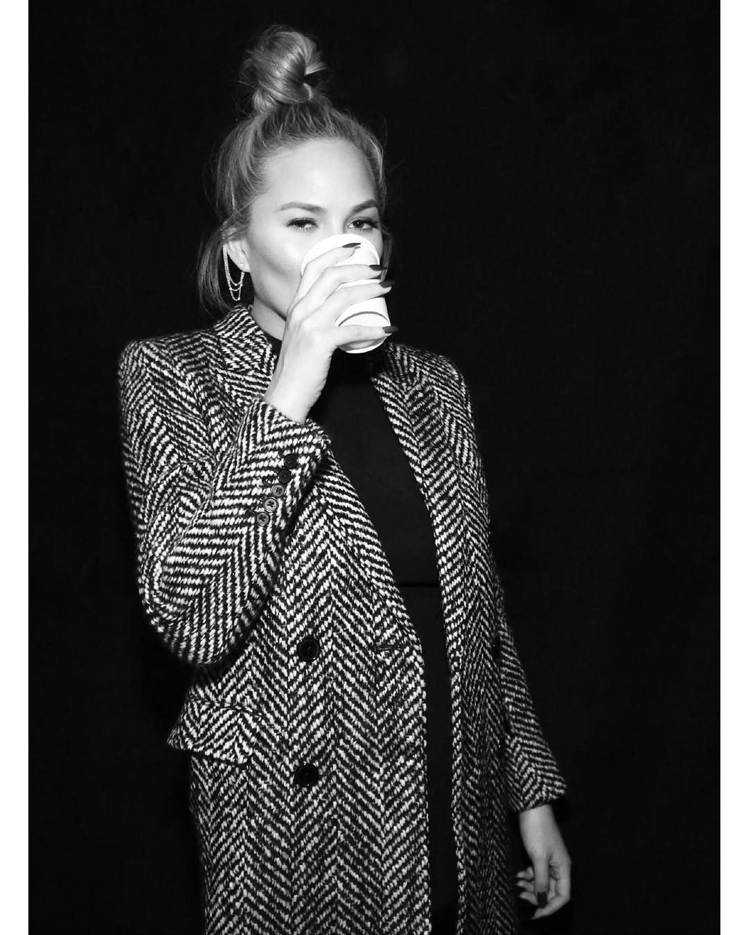 Menurut Chrissy Teigen, Pidato Taylor Swift Saat Grammy Sangat Aneh