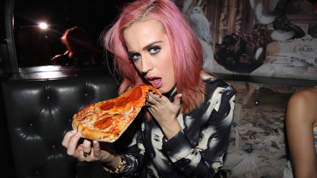 5 Makanan dan Minuman yang Dihindari Sebelum Tidur