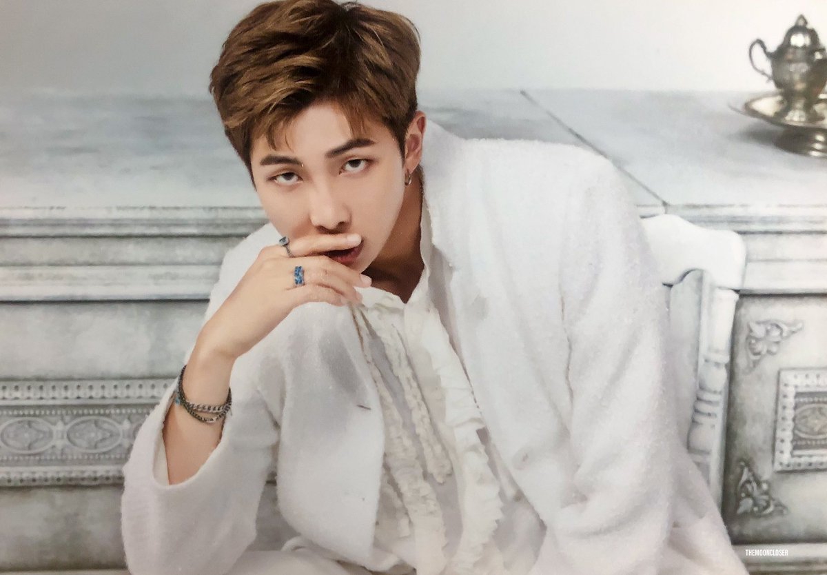 RM BTS Berniat Membuka Pameran Kecil Untuk Koleksi Seninya