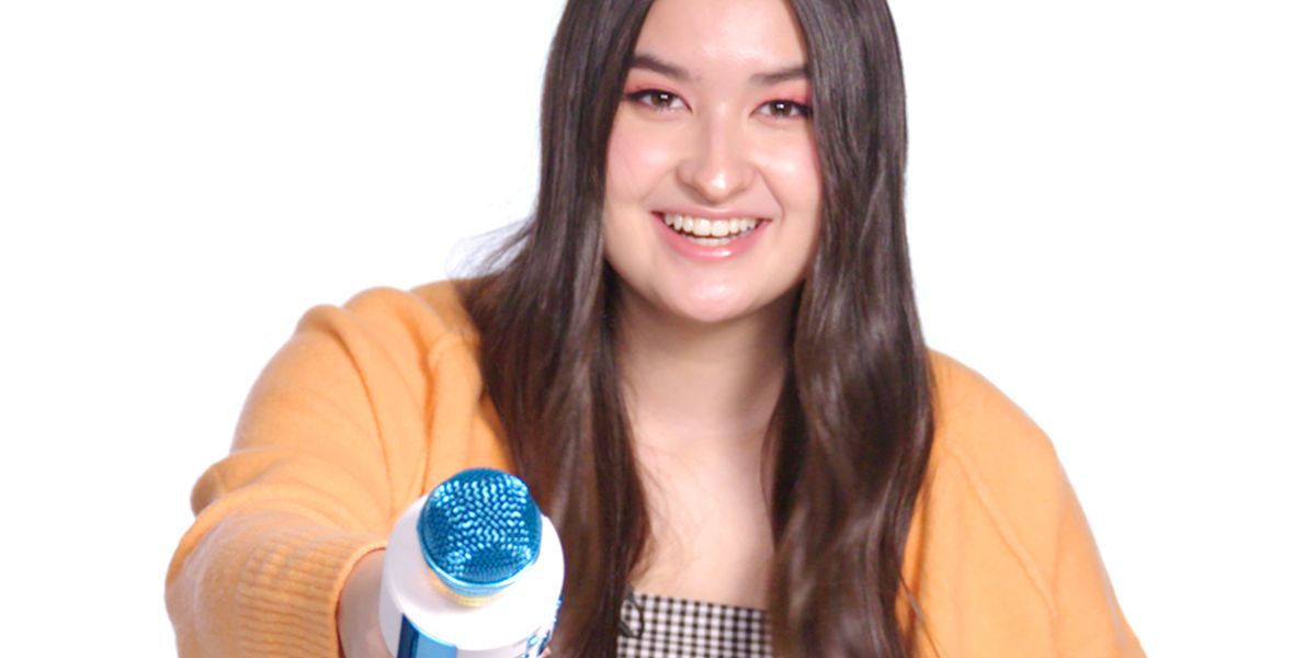 Tonton Stephanie Poetri Main Games Bersama Cosmo, Yuk!