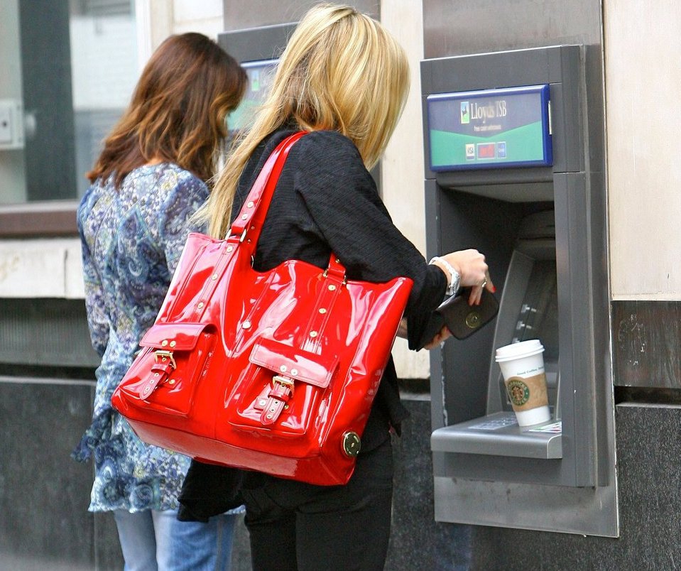 Habiskan THR Anda dengan Tepat