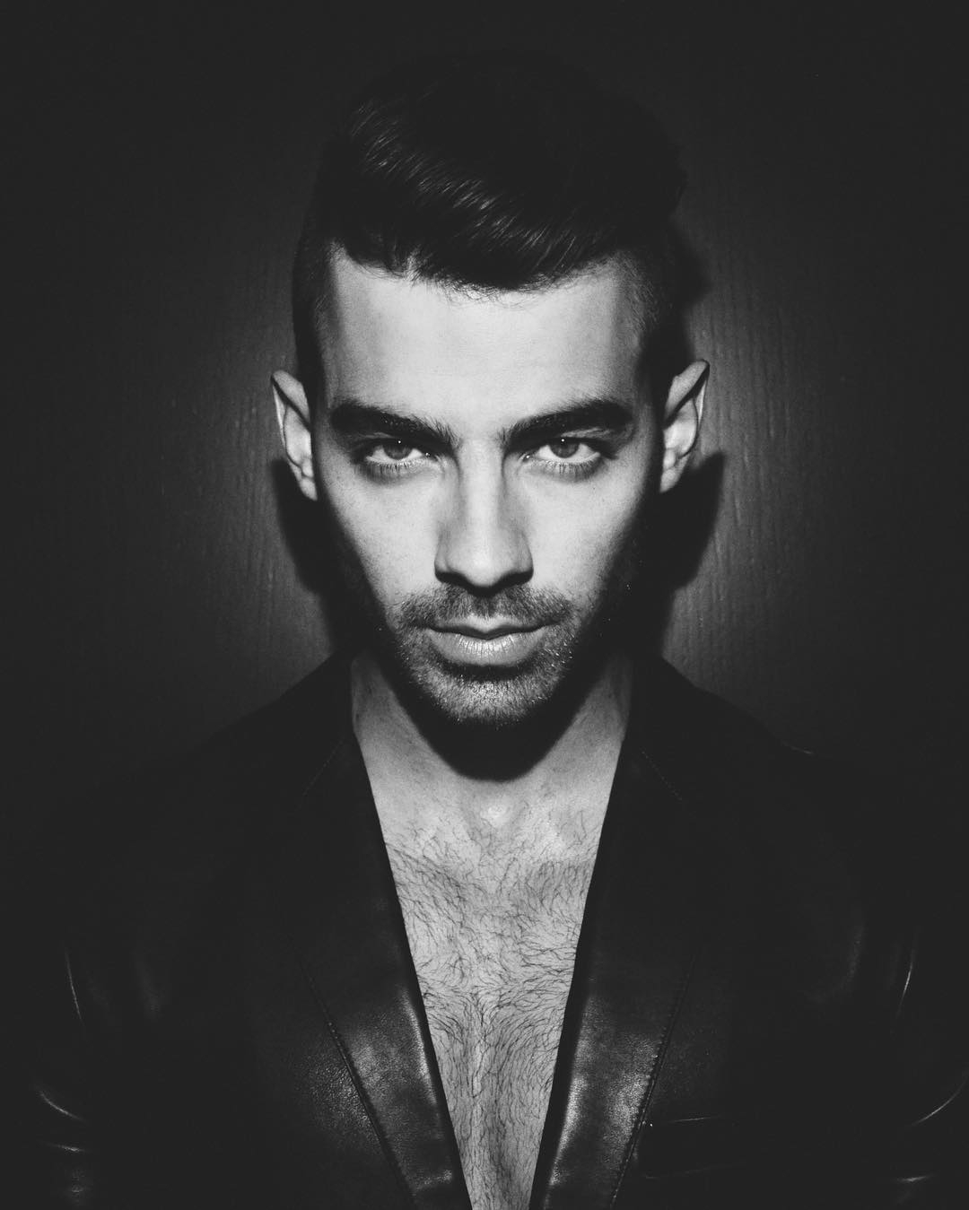 Joe Jonas Akui Jika Ia Suka Hal-Hal Aneh di Ranjang