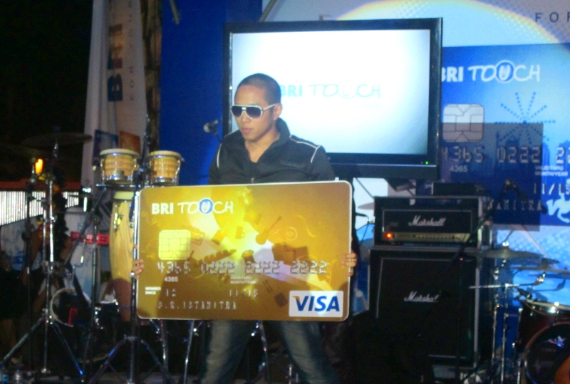 Credit Card For Fun and Modern Female