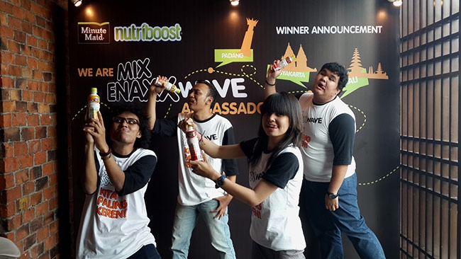 Berbagi Kesegaran Di Tiga Kota Besar