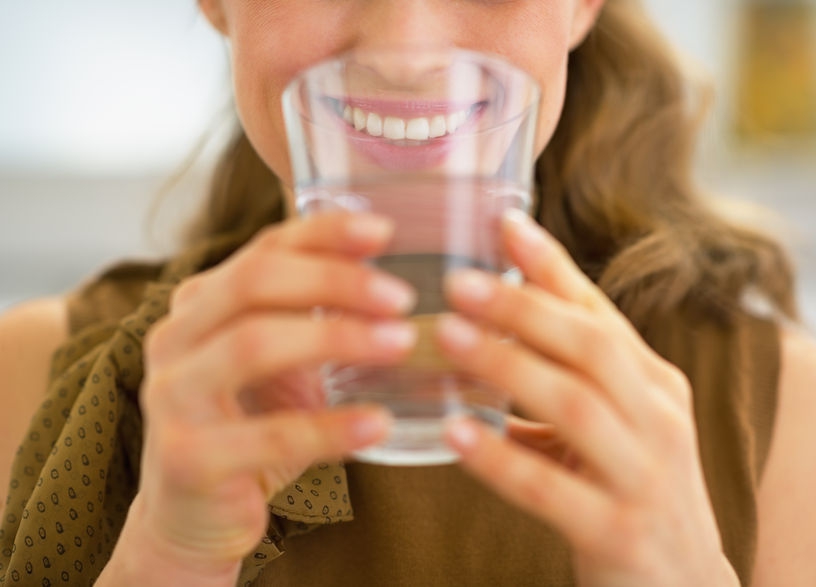 5 Tanda Anda Perlu Minum Lebih Banyak Air Putih