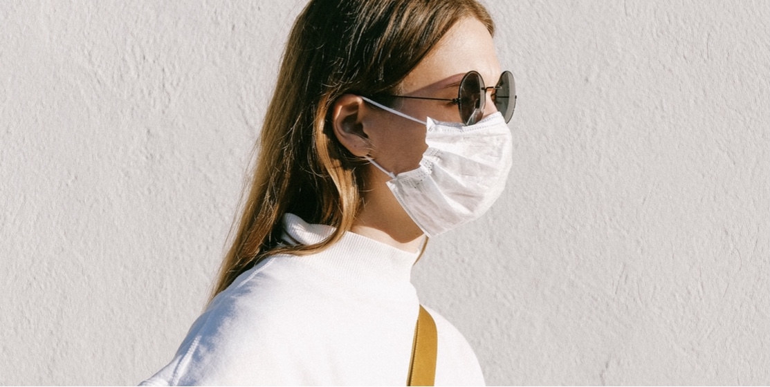 Bibir Terasa Kering Saat Gunakan Masker? Ini Cara Merawatnya