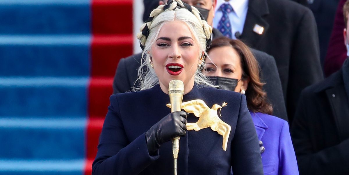 Lady Gaga Kenakan Pin Layaknya Simbol Hunger Games: Mockingjay