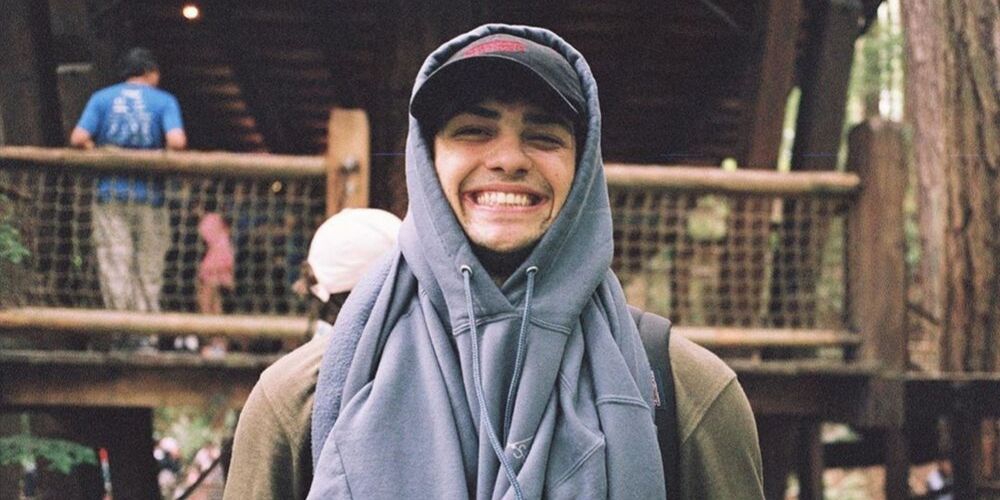 Noah Centineo Memutihkan Janggutnya, OMG!