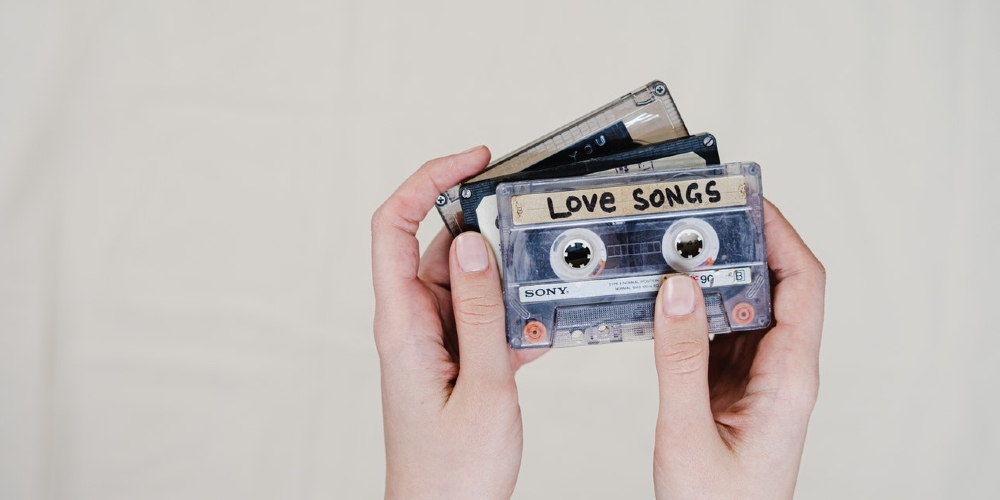 Nostalgia! Ini Daftar Lagu Cinta Romantis dari Era 90an