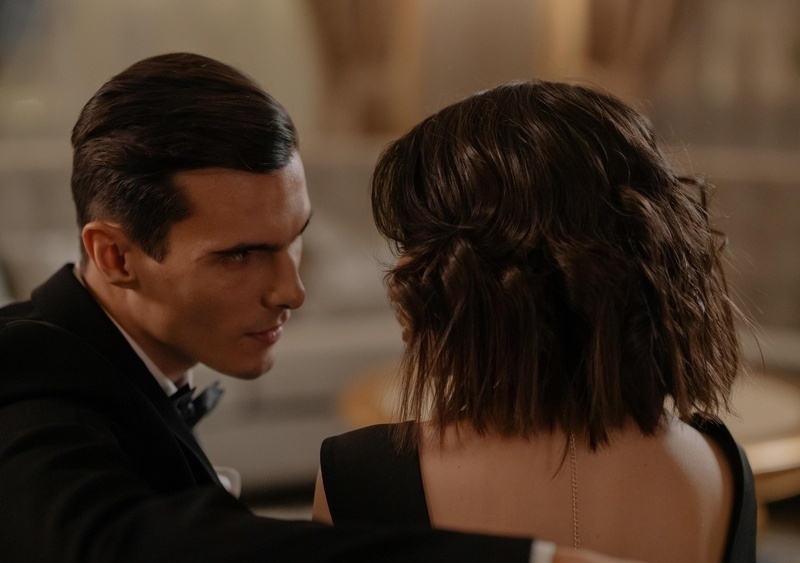 Pasangan Terlalu Baik & Perhatian? Awas Kamu Terkena Love Bombing!