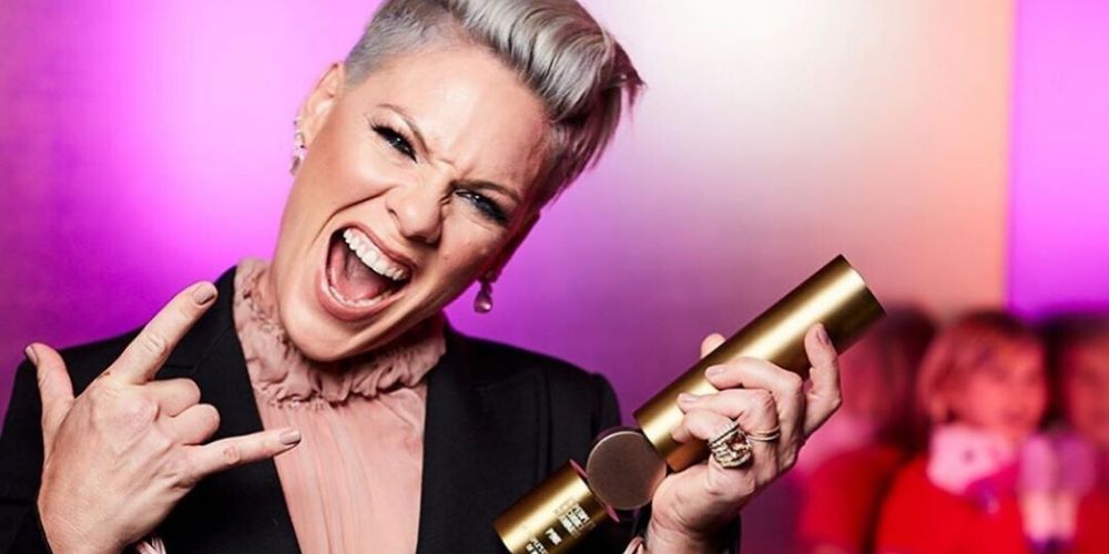 Penyanyi Pink Umumkan Ia Sempat Mengidap Virus Corona