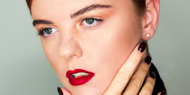 Rekomendasi Foundation yang Tahan Lama dan Transferproof