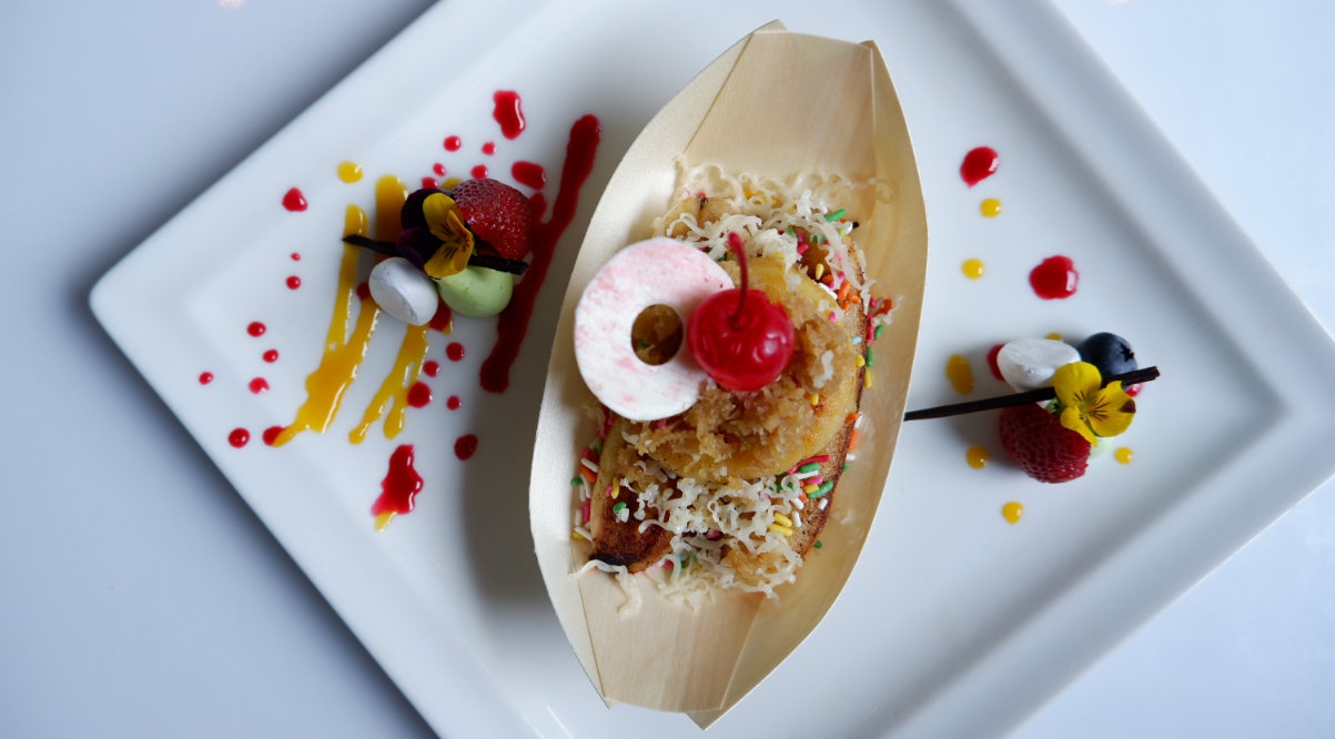 Deretan Jajanan Khas Kaki Lima di Hotel-hotel Indonesia