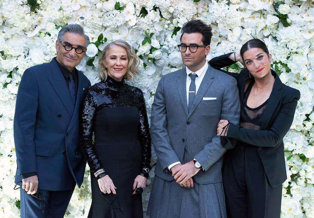 Menang 7 Piala Emmy, Ini Alasan Untuk Nonton Schitt’s Creek